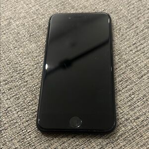 iPhone SE - Black